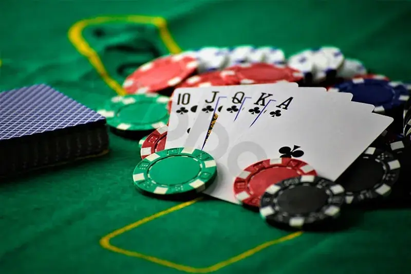 Hugo casino poker